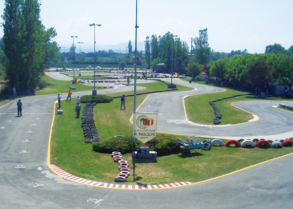 Foto - Pista noleggio go-kart Miramare (RIMINI) da me gestita se vuoi saperne  di più sulla mia pista leggi anche questo articolo La pista Miramare